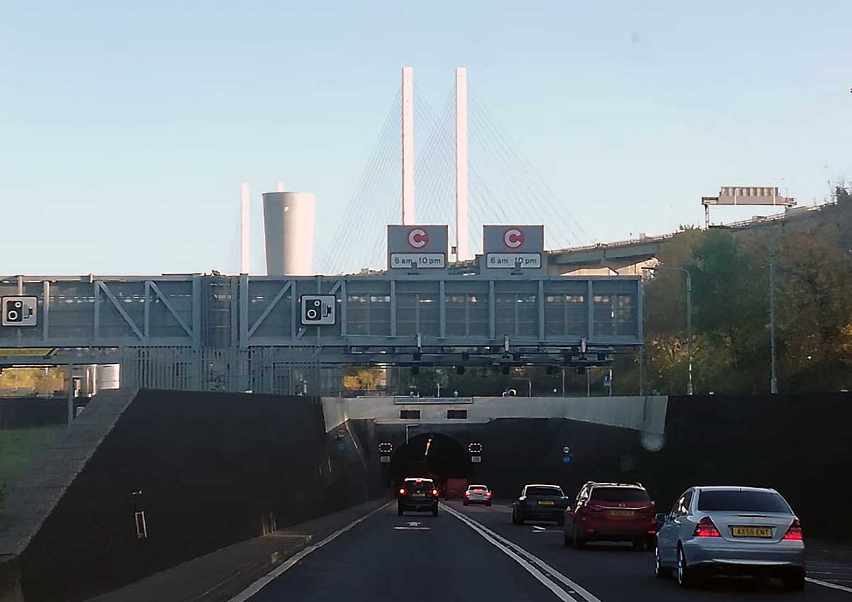 Dartford crossing pay Moving service