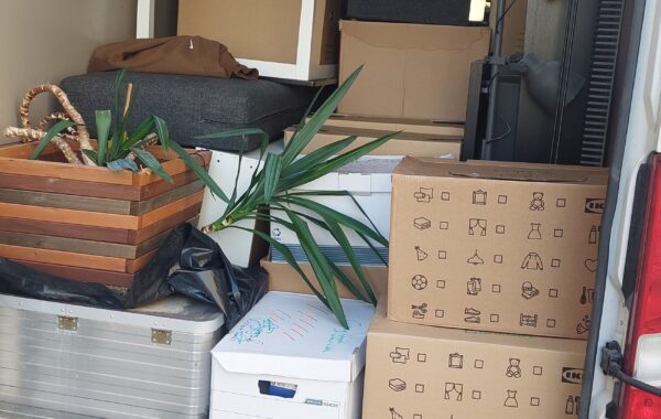 low-cost-part-load-moving-interior